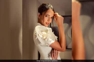 Triptii Dimri On Being Trolled For Dance Moves In Mere Mehboob: "Can't Be Good At Everything" 20 Triptii Dimri On Being Trolled For Dance Moves In Mere Mehboob: "Can't Be Good At Everything"