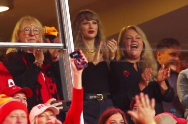Taylor Swift's Mom Andrea Cheers on Travis Kelce Wearing Jacket with 'In My Chiefs Era' Patch