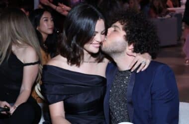 Selena Gomez Shares Photos of Her Engagement Ring on Instagram 17 selena gomez