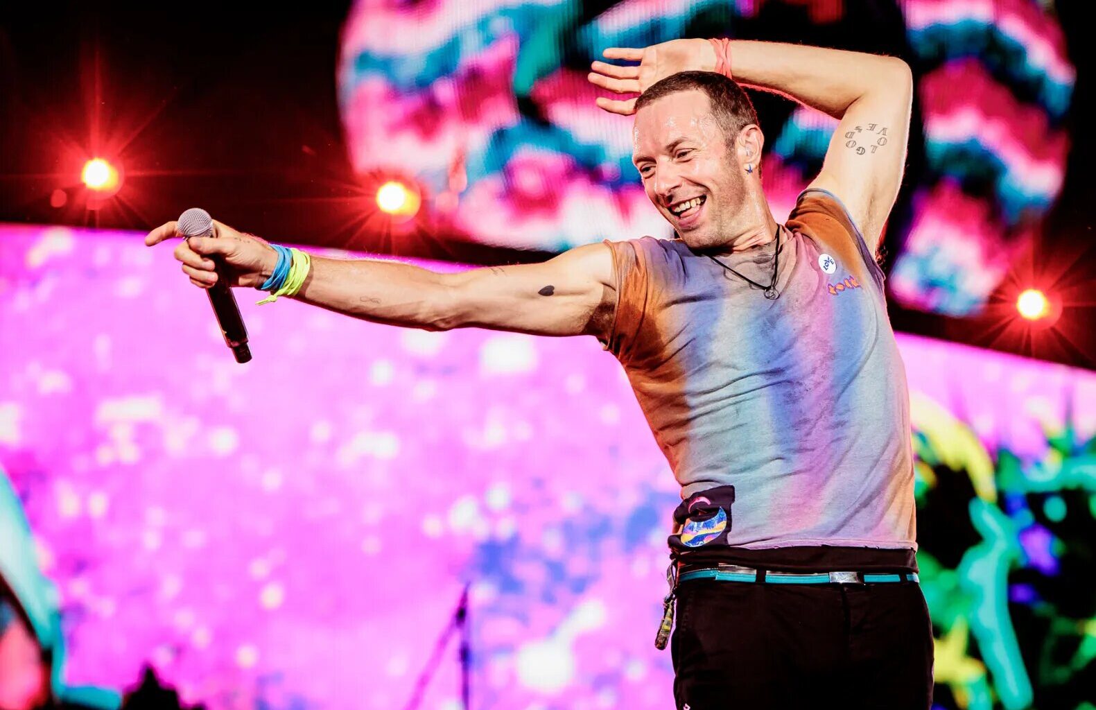 Coldplay Drop Colorful, Immersive Trailer for ‘A Film for the Future’ 6 Coldplay Drop Colorful, Immersive Trailer for ‘A Film for the Future’