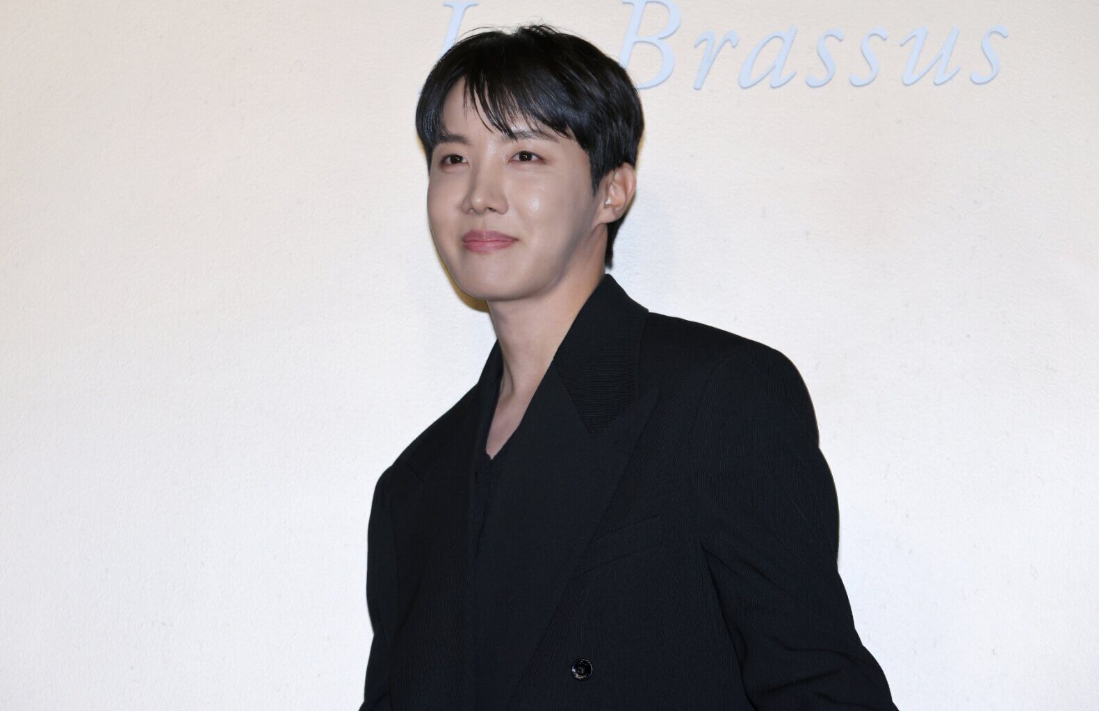 J-Hope Unveils ‘Hope on the Stage’ International Tour Dates 8 J-Hope Unveils ‘Hope on the Stage’ International Tour Dates