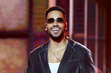 Model Miriam Cruz Calls Viral On-Stage Kiss With Singer Romeo Santos a 'Dream' 11 romeo santos