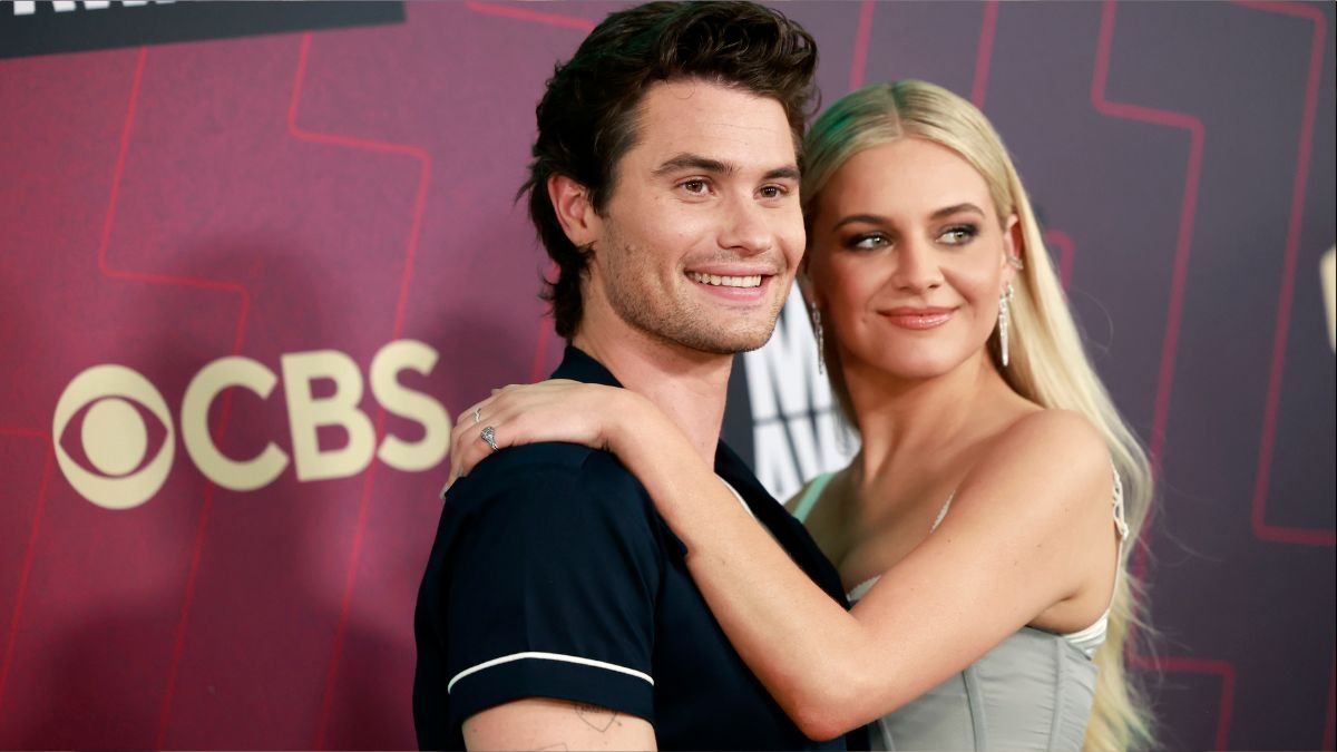 Chase Stokes and Kelsea Ballerini pose on the red carpet
