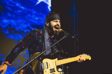 Sagar Bhatia's 'Raazdaariyan' Video Brings Together Prajakta Koli and Taaruk Raina 12 Sagar Bhatia's 'Raazdaariyan' Video Brings Together Prajakta Koli and Taaruk Raina