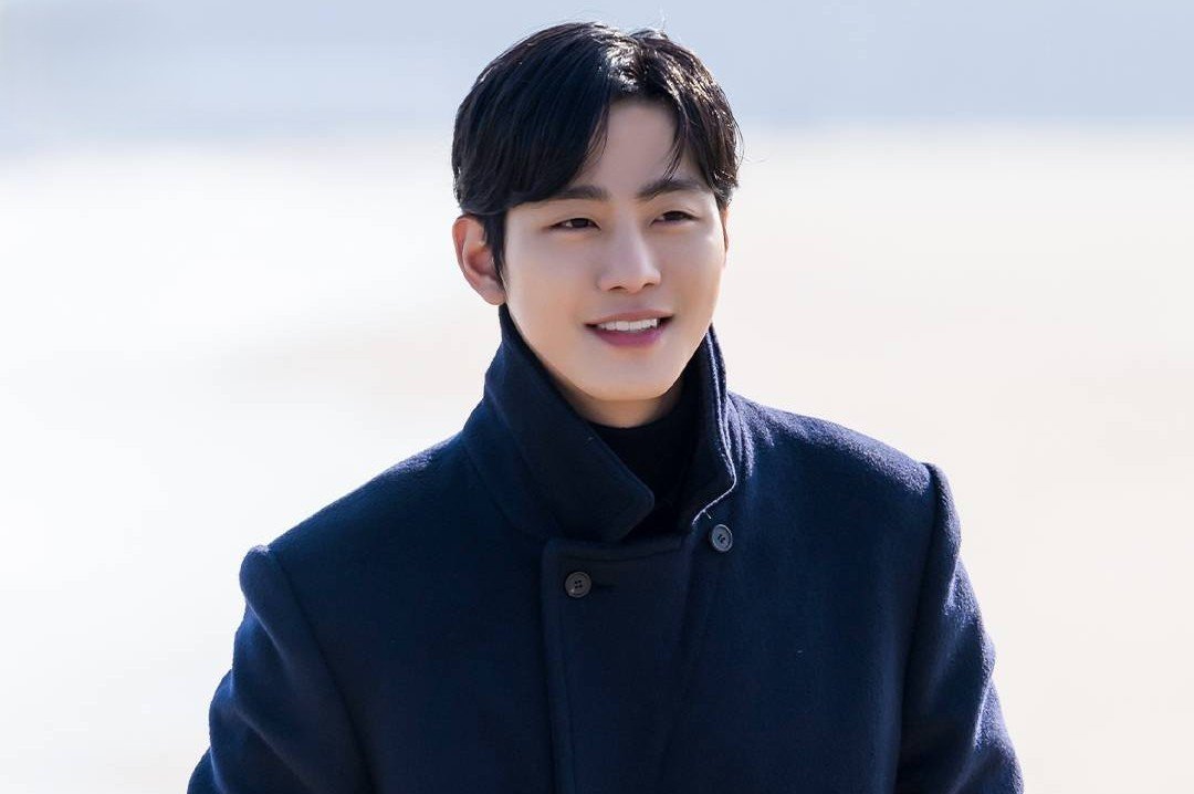 Ahn Hyo-seop Eyes Lead Role in Romantic Comedy