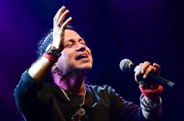 Bombay High Court dismisses case against Kailash Kher over a song accused of hurting religious sentiments 14 Bombay High Court dismisses case against Kailash Kher over a song accused of hurting religious sentiments