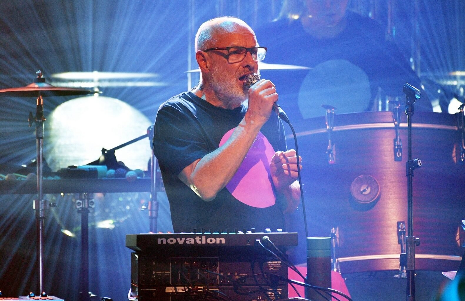 Brian Eno Releases Surprise New Apple Music-Only Album ‘Aurum’