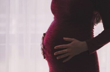 Unbelievable! 13-year-old boy helps deliver baby boy with guidance on phone. Here’s what happened. | Today News