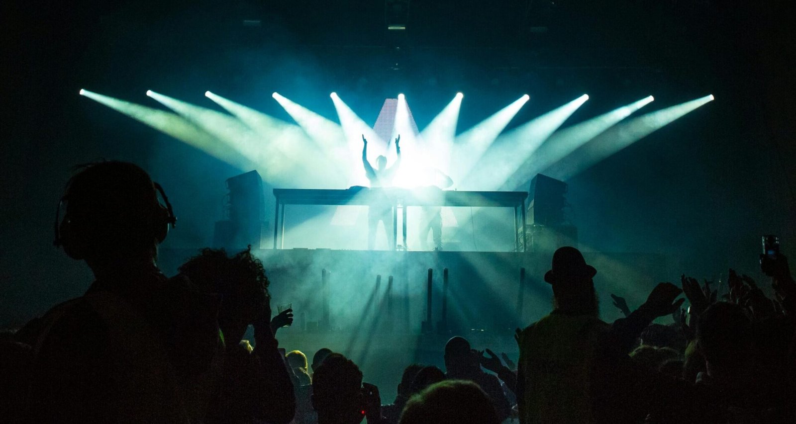 Why AI Can’t Replace DJs and The Art of Intuitive Song Selection