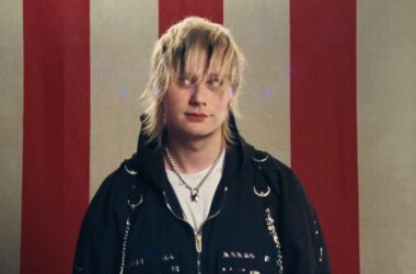 5 Seconds of Summer’s Michael Clifford Blasts to the Past With Solo Debut ‘Cool’ 14 5 Seconds of Summer’s Michael Clifford Blasts to the Past With Solo Debut ‘Cool’
