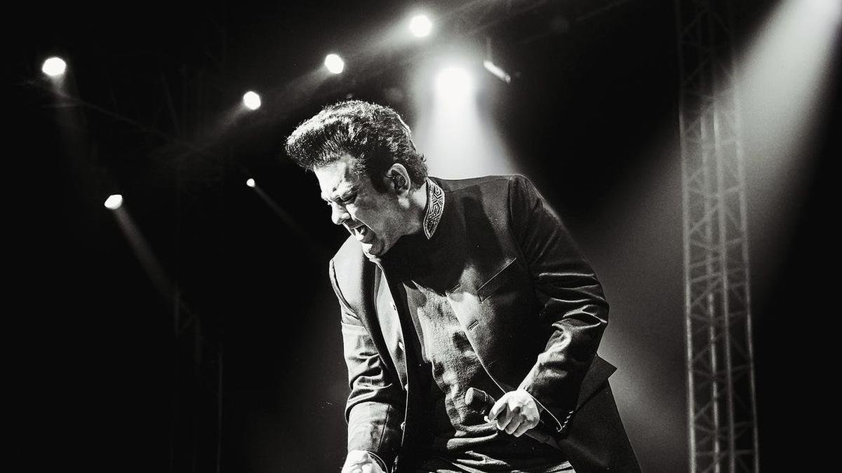 Adnan Sami slams ex-Pakistani minister, calls him “illiterate idiot” over citizenship row