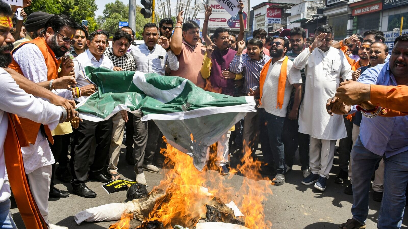 Bengaluru local extends support to Kashmiri students amid unrest: ‘Come to my house’ | Today News