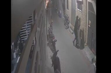 Caught on camera: Bengaluru woman gets molested, sexually harassed in deserted BTM layout | Today News 18 Caught on camera: Bengaluru woman gets molested, sexually harassed in deserted BTM layout | Today News