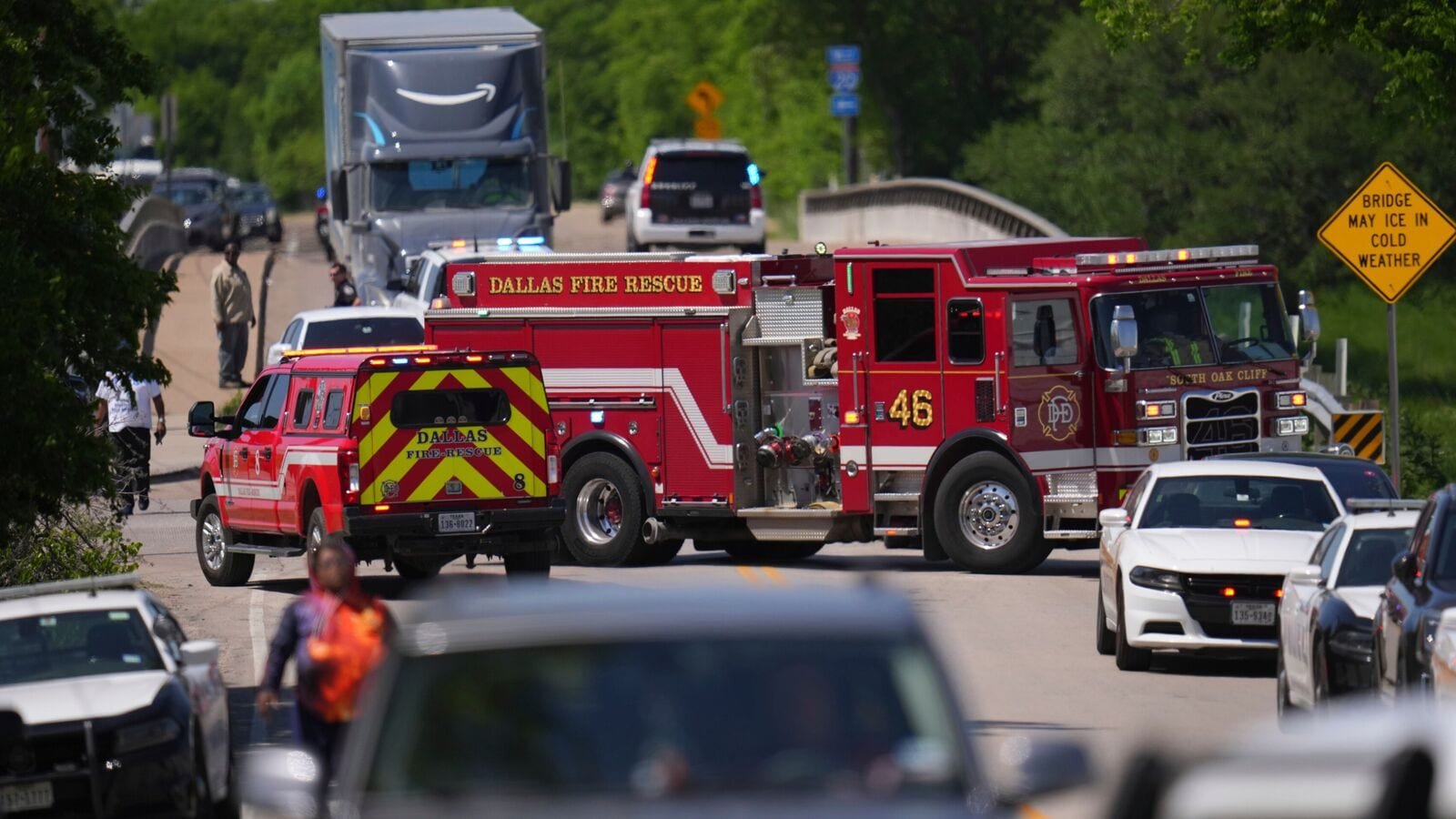 Dallas school shooting: Massive police response reported, hundreds of students evacuated | Today News
