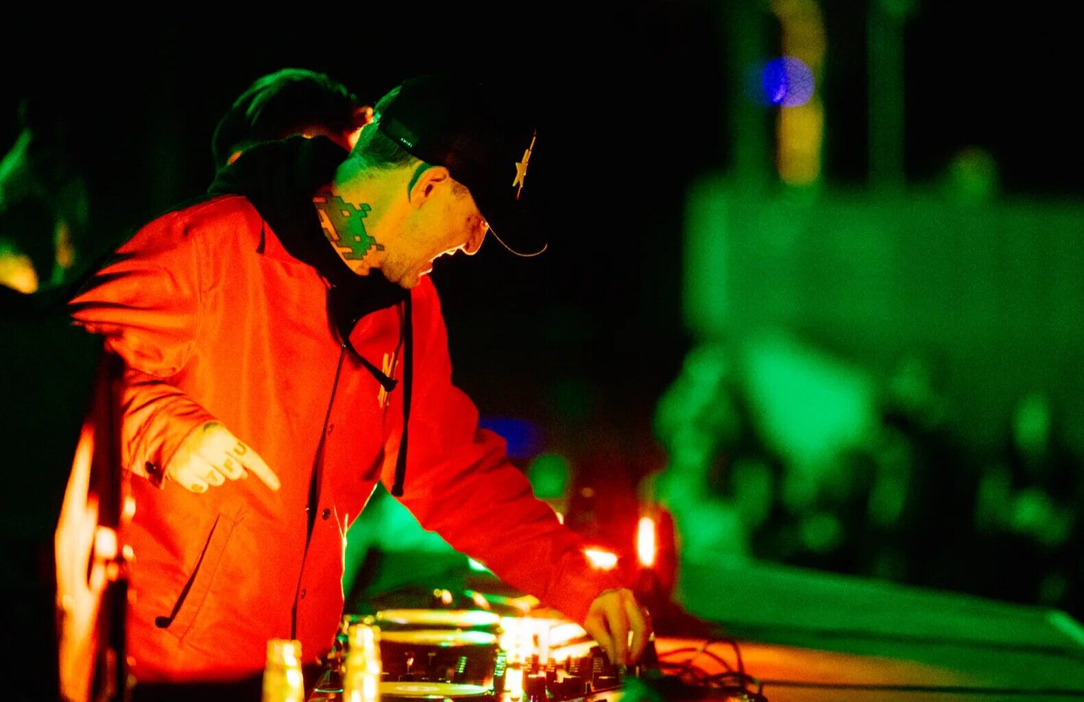 Deadmau5 Apologizes for Drunk, ‘Probably Last’ Coachella Set 6 Deadmau5 Apologizes for Drunk, ‘Probably Last’ Coachella Set