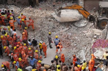 Delhi building collapse: Eye-witnesses recount horrors, says family ’nowhere to be seen’ | Today News 12 Delhi building collapse: Eye-witnesses recount horrors, says family ’nowhere to be seen’ | Today News