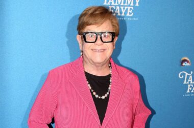 Elton John ‘Broke Down’ Thinking About His Death While Making New Album 22 Elton John ‘Broke Down’ Thinking About His Death While Making New Album