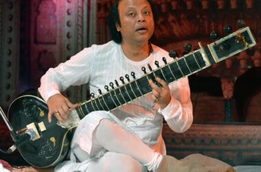 How Ustad Nishat Khan’s concert turned into a masterclass in classical music 16 How Ustad Nishat Khan’s concert turned into a masterclass in classical music