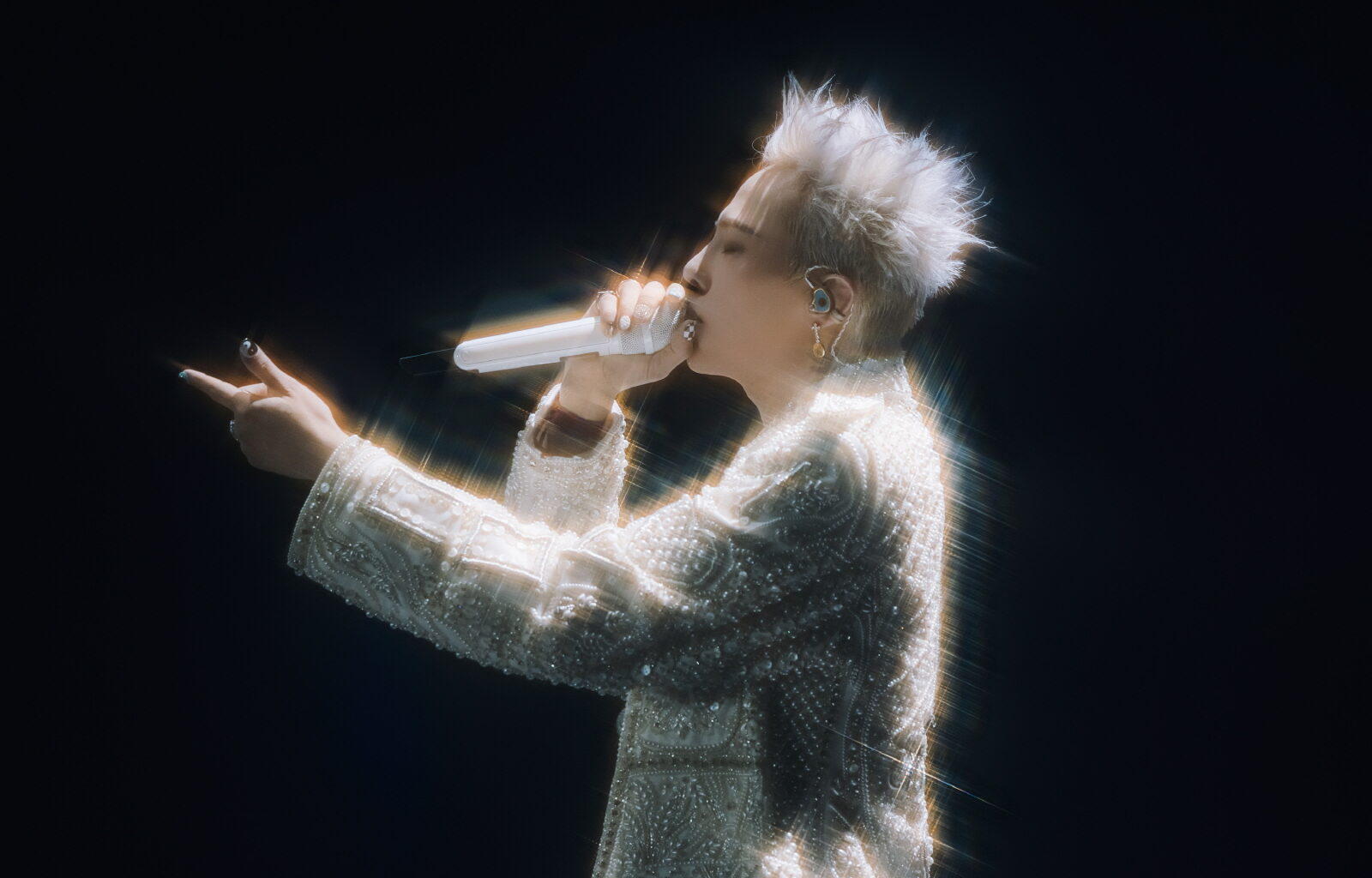 I Flew To Seoul to Watch G-Dragon Live and It Was Everything I Needed it To Be 8 I Flew To Seoul to Watch G-Dragon Live and It Was Everything I Needed it To Be