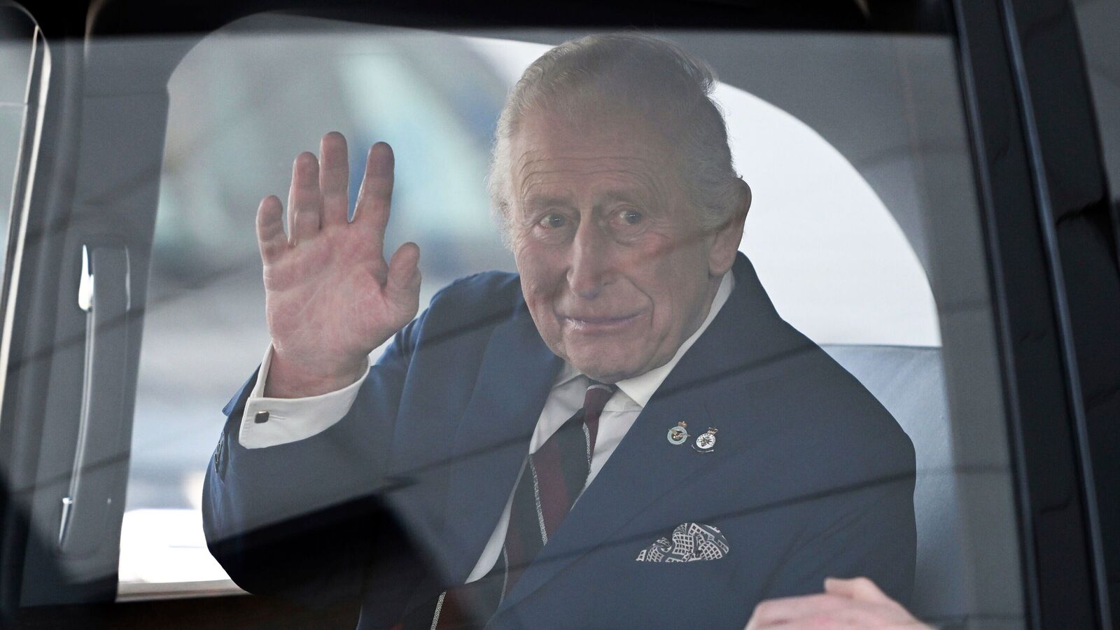 King Charles urged to step back from royal duties after hospitalisation over cancer treatment side effects | Today News 4 King Charles urged to step back from royal duties after hospitalisation over cancer treatment side effects | Today News