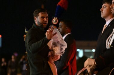 US VP JD Vance arrives on first India visit today. Meeting with PM Modi, Agra, Jaipur trips - check full itinerary here | Today News 14 US VP JD Vance arrives on first India visit today. Meeting with PM Modi, Agra, Jaipur trips - check full itinerary here | Today News