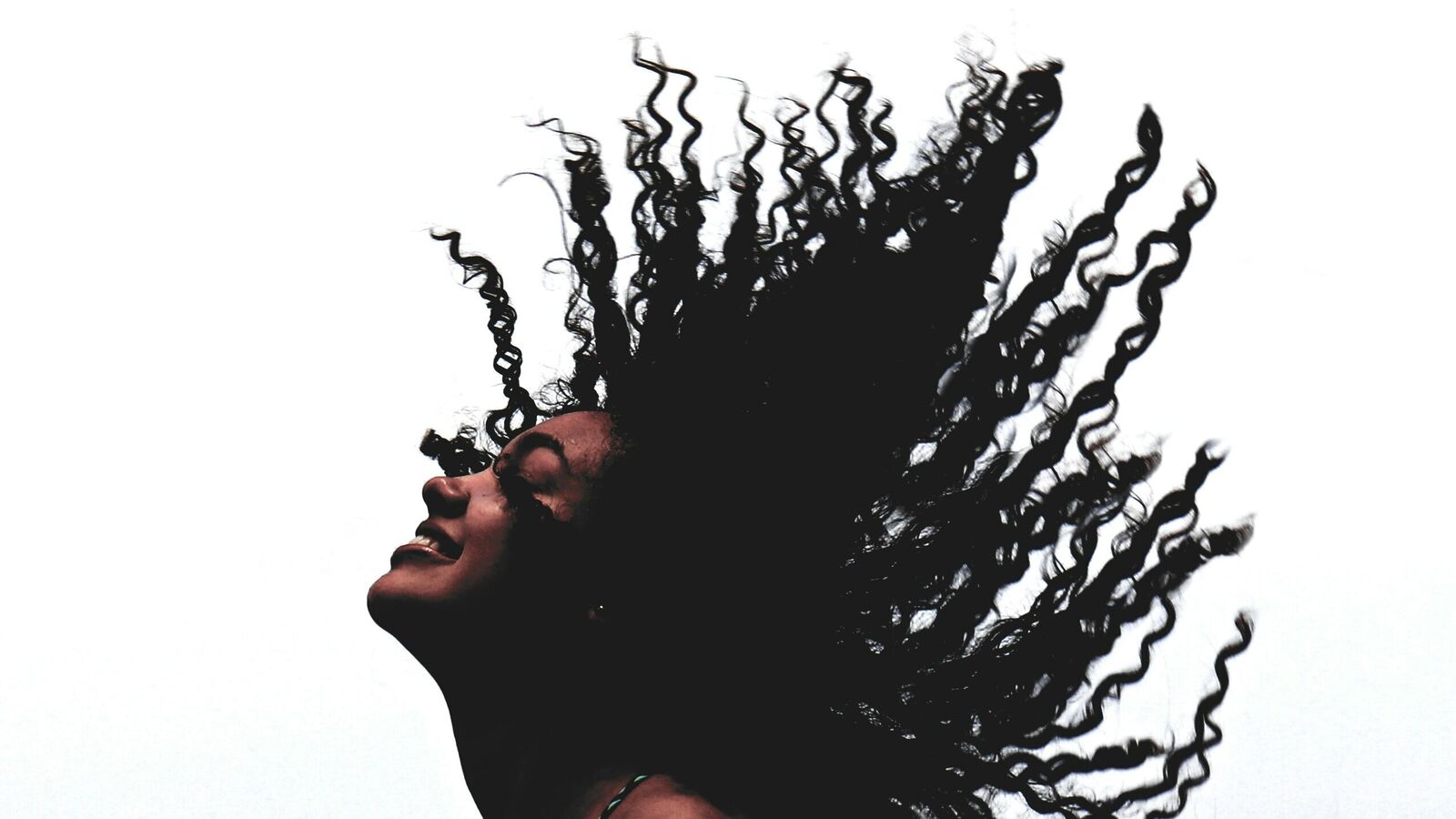 Wait, what? Influencer earns $4 million just by selling hair oil - here’s how | Today News 6 Wait, what? Influencer earns $4 million just by selling hair oil - here’s how | Today News