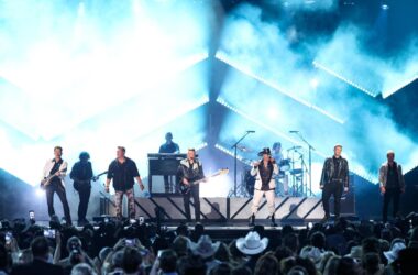 Backstreet Boys, Rascal Flatts Close Out 2025 ACM Awards with Medley 12 Backstreet Boys, Rascal Flatts Close Out 2025 ACM Awards with Medley