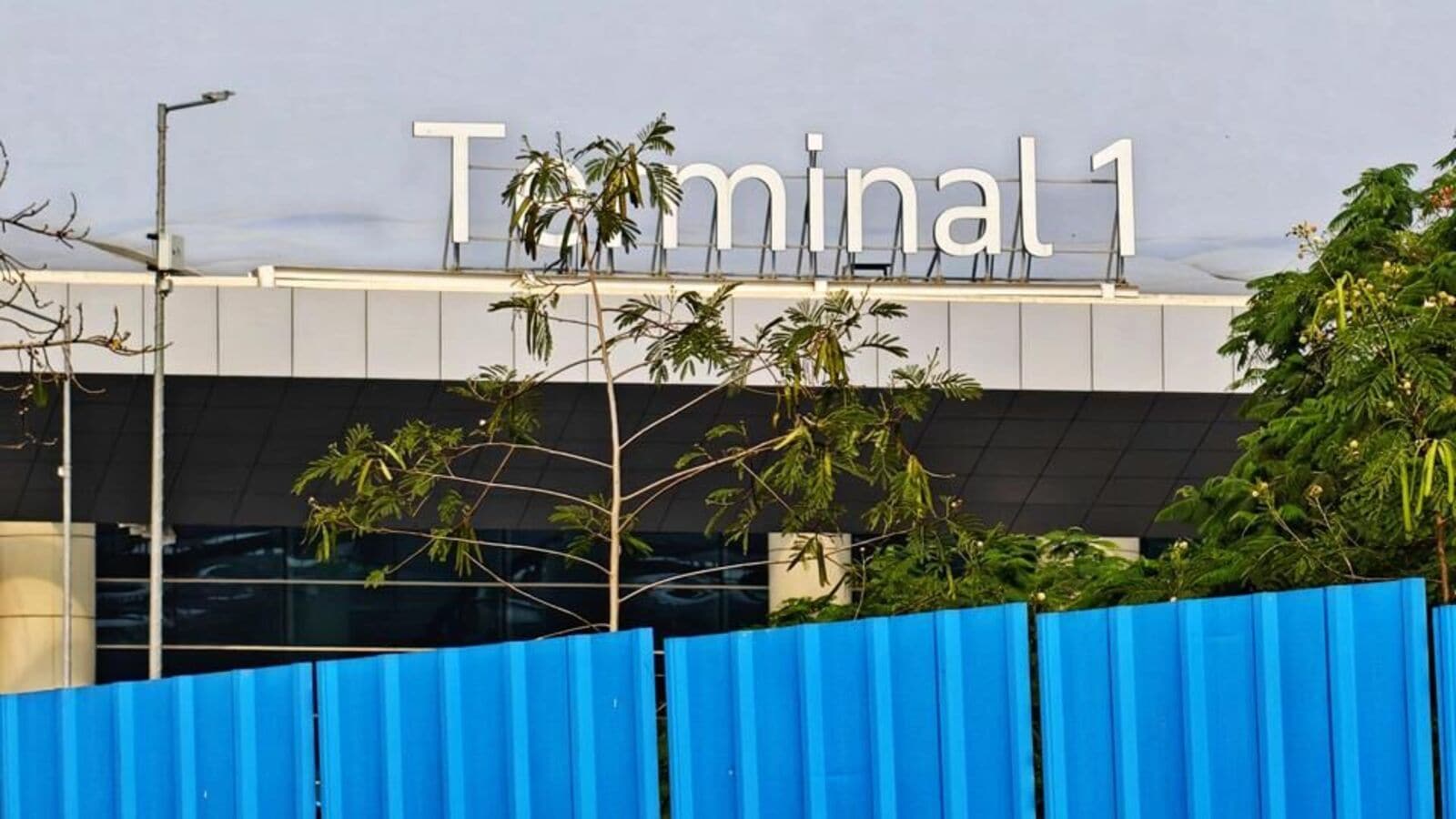 Handy guide for flyers amid India-Pak conflict: Which airports are shut, how to cancel or reschedule flights and more | Today News 6 menu