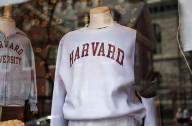 Harvard loses another $450 million in grants, then adds to its legal complaint against Trump administration | Today News 15 Harvard loses another $450 million in grants, then adds to its legal complaint against Trump administration | Today News