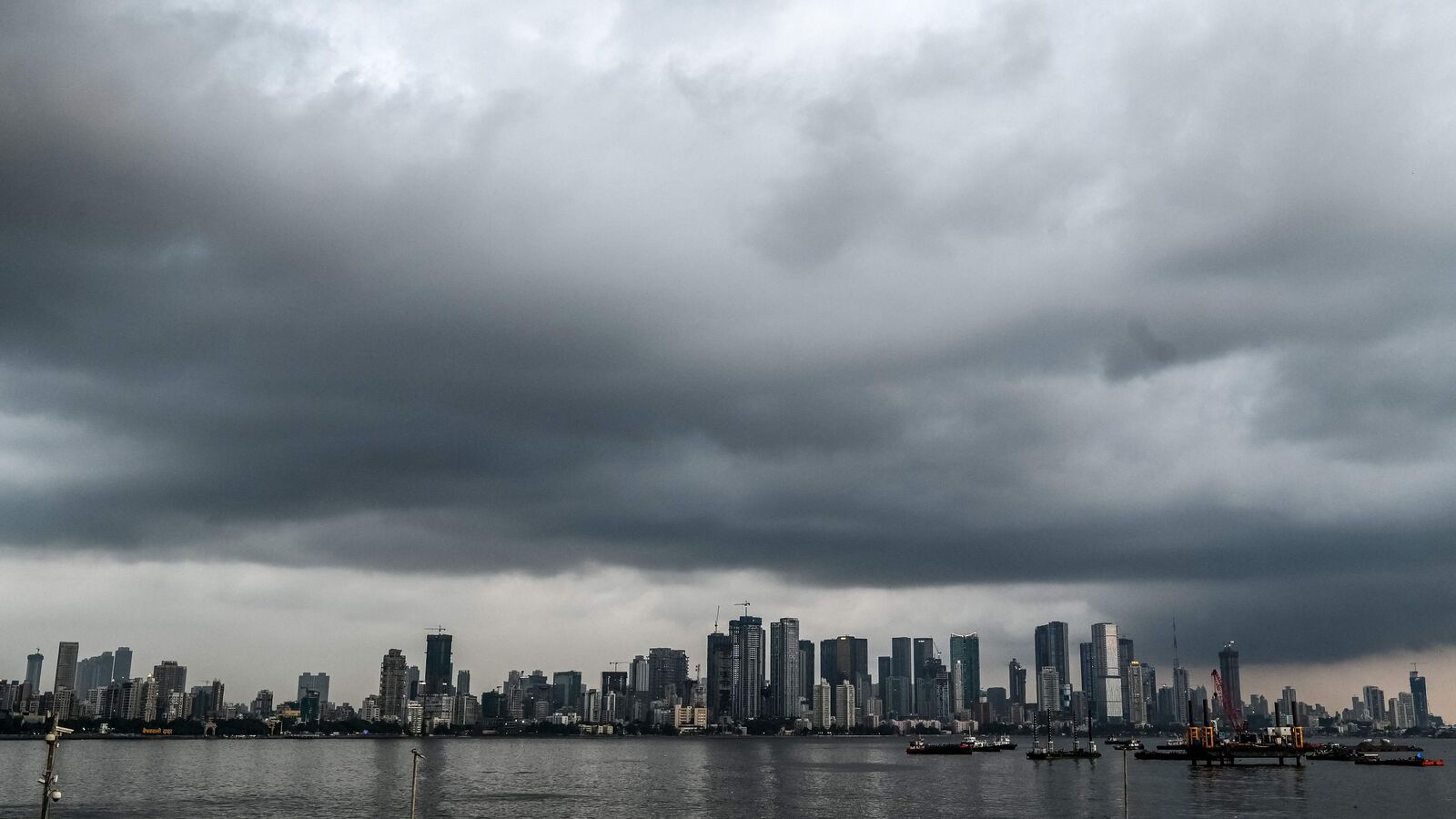 Monsoon arrives in India! IMD says 8 days early, issues red, orange, yellow alerts — check forecast here | Today News 6 menu