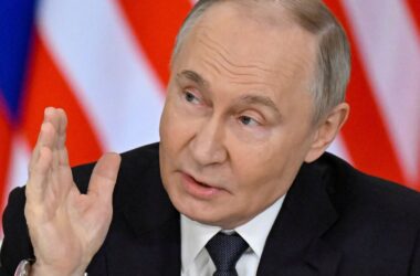 Russia President Putin skips Istanbul peace talks; delegation named amid Zelensky, Trump pressure | Today News 15 menu