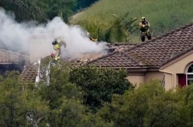 Small plane crashes into homes in California's Simi Valley, 1 dead | Caught on camera | Today News 14 menu