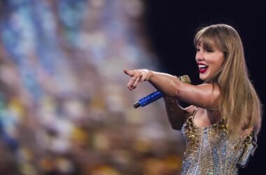 Taylor Swift regains control of her music, buys back first six albums 10 Taylor Swift regains control of her music, buys back first six albums