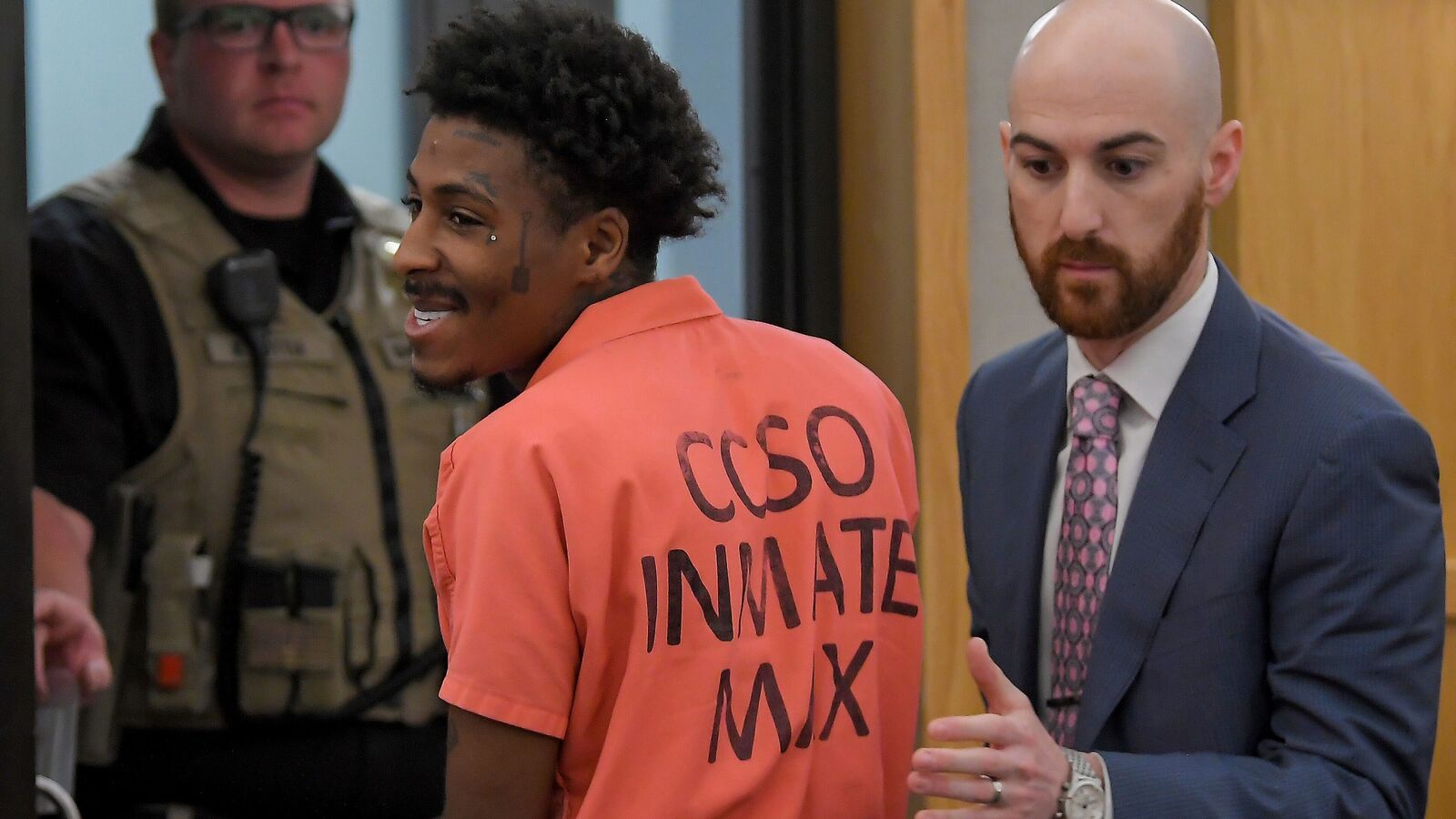 Trump hands out pardons to supporters and celebrities, including rapper Gaulden and Ex-Gov Rowland | Full list | Today News 1 menu