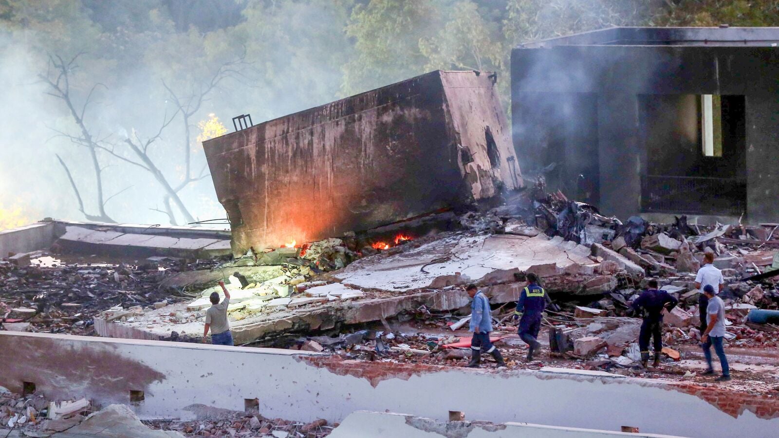 Air India plane crash: Pakistan PM says ‘heartbreaking tragedy’; Nawaz Sharif extends sympathies to PM Modi, Indians | Today News 8 menu