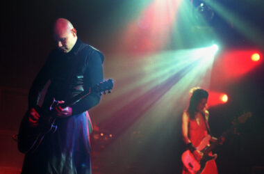 Billy Corgan, Melissa Auf der Maur Reunite to Perform Smashing Pumpkins’ ‘The Everlasting Gaze’ 15 Billy Corgan, Melissa Auf der Maur Reunite to Perform Smashing Pumpkins’ ‘The Everlasting Gaze’