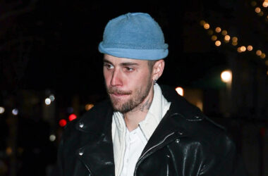 Justin Bieber Has Tried His ‘Whole Life’ to Heal: ‘I Know I’m Broken. I Know I Have Anger Issues’ 9 Justin Bieber Has Tried His ‘Whole Life’ to Heal: ‘I Know I’m Broken. I Know I Have Anger Issues’