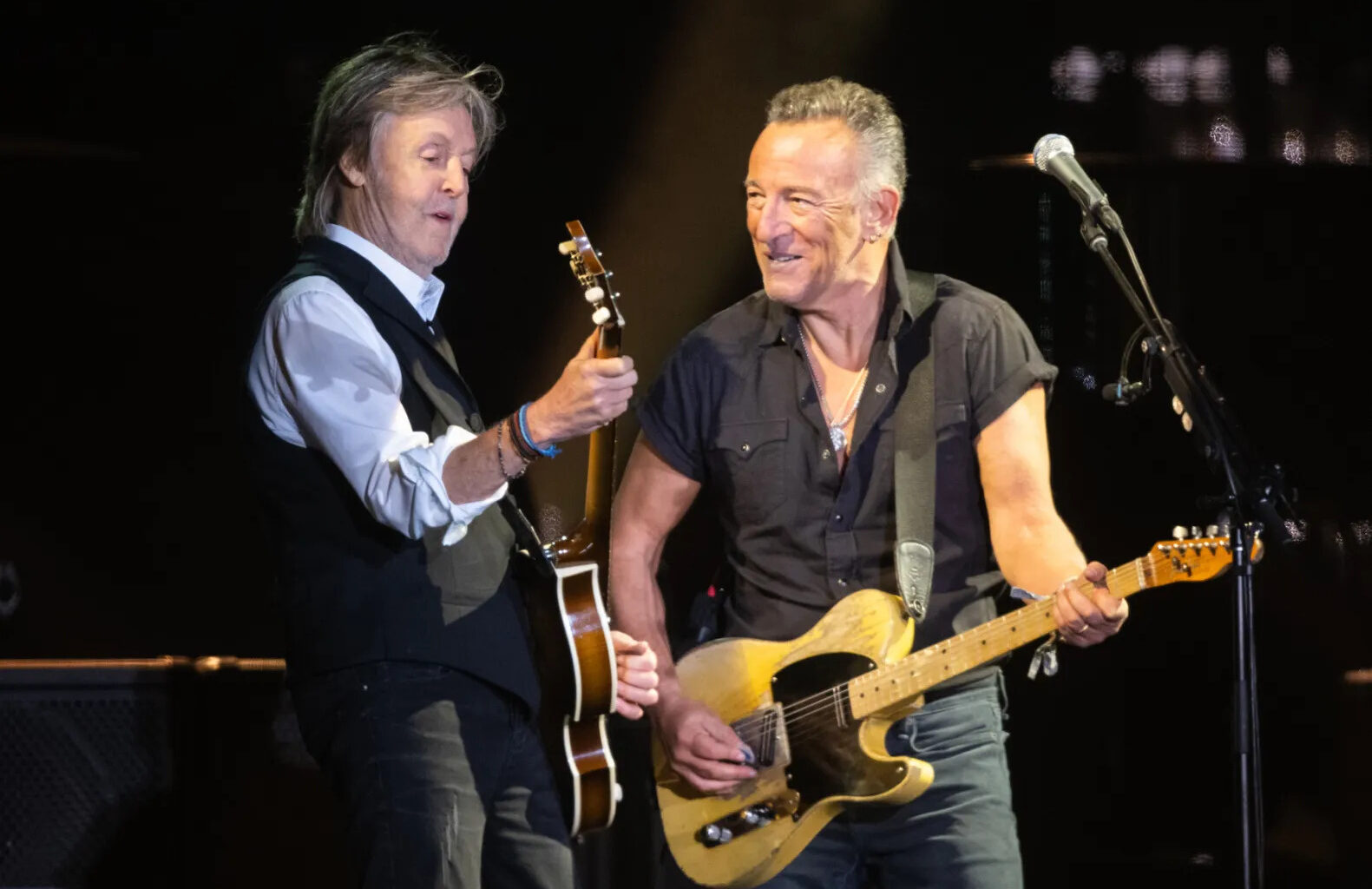 See Bruce Springsteen Bring Out Paul McCartney at Liverpool Concert 8 See Bruce Springsteen Bring Out Paul McCartney at Liverpool Concert