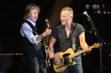 See Bruce Springsteen Bring Out Paul McCartney at Liverpool Concert 10 See Bruce Springsteen Bring Out Paul McCartney at Liverpool Concert