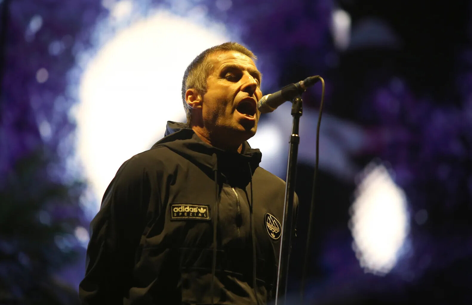Liam Gallagher Praises Fan Who Played ‘Wonderwall’ On Stage at Green Day Show 8 Liam Gallagher Praises Fan Who Played ‘Wonderwall’ On Stage at Green Day Show