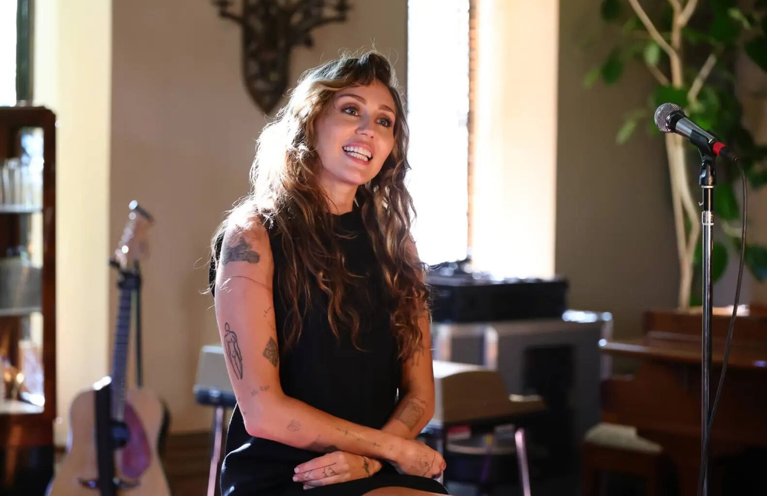 Miley Cyrus Shares Sweet Memory of Father in Reaction to Hollywood Walk of Fame Star