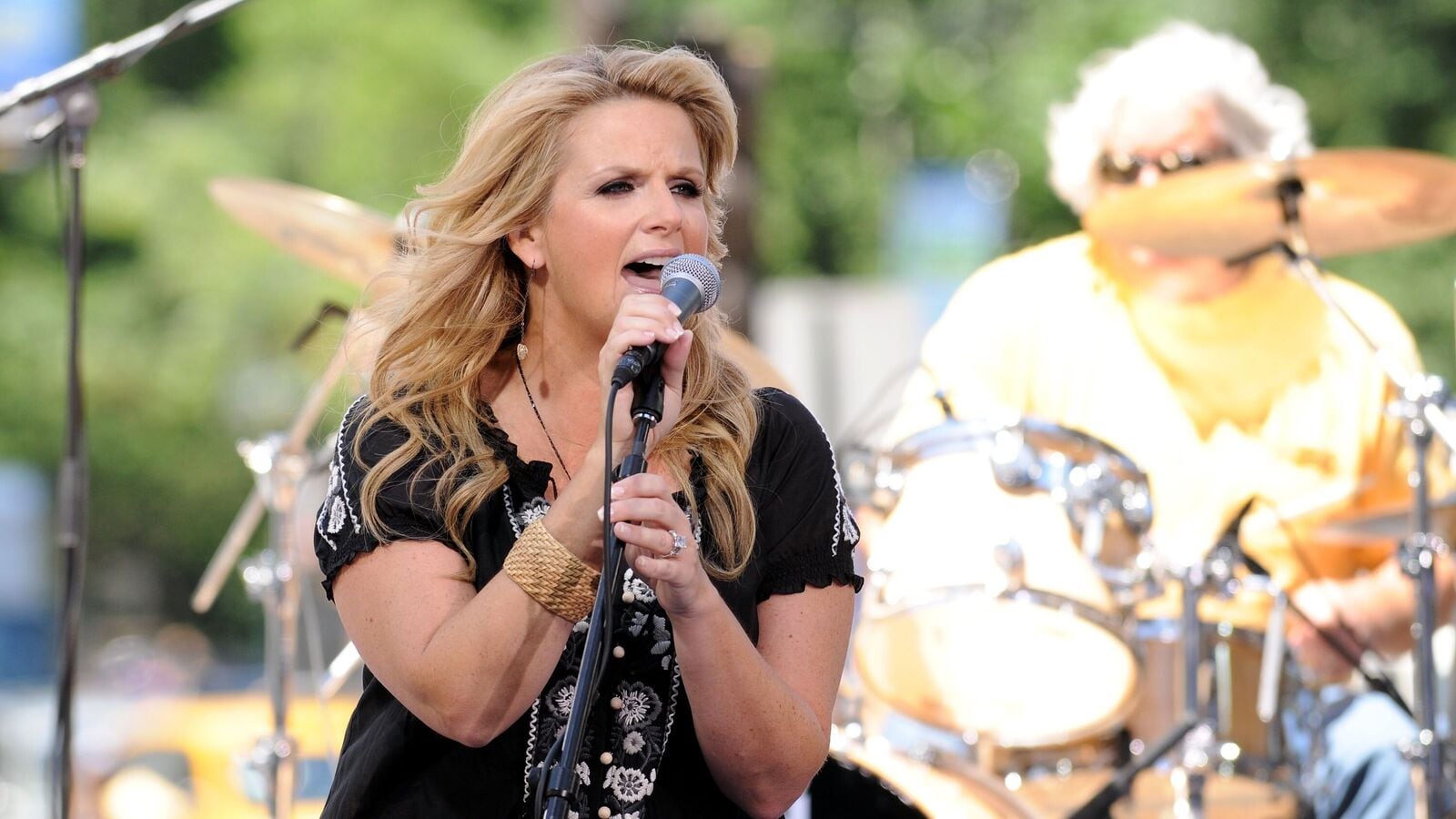 Trisha Yearwood Net Worth: Check how much the country singer owns along with her husband, Garth Brooks | Today News 7 menu
