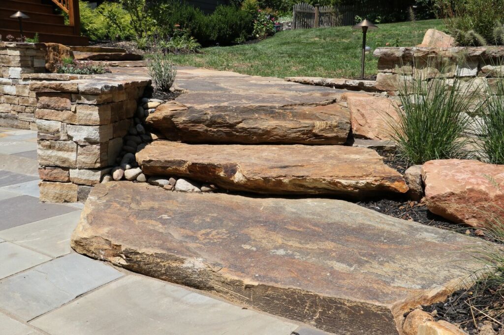 Landscape Retaining Wall Contractor Ontario | Strong & Stylish Yard Solutions 11 Landscape Retaining Wall Contractor Ontario | Strong & Stylish Yard Solutions