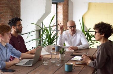 Boosting Efficiency with HRIS Software for Small Companies 15 HRIS Software for Small Companies