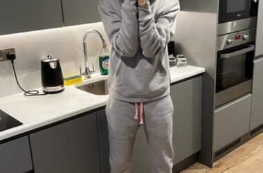 Syna World Gives Fans Fresh Streetwear for Halloween 5 Syna BIXPAK World Tracksuit Grey Pink