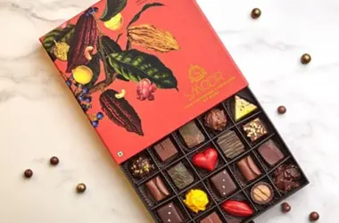 Custom Chocolate Boxes UK: Bespoke Packaging That Makes Your Chocolates Shine 12 Custom Chocolate Boxes