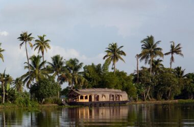 Kerala Honeymoon Packages – Romantic Getaways in God’s Own Country 13 kerala honeymoon packages