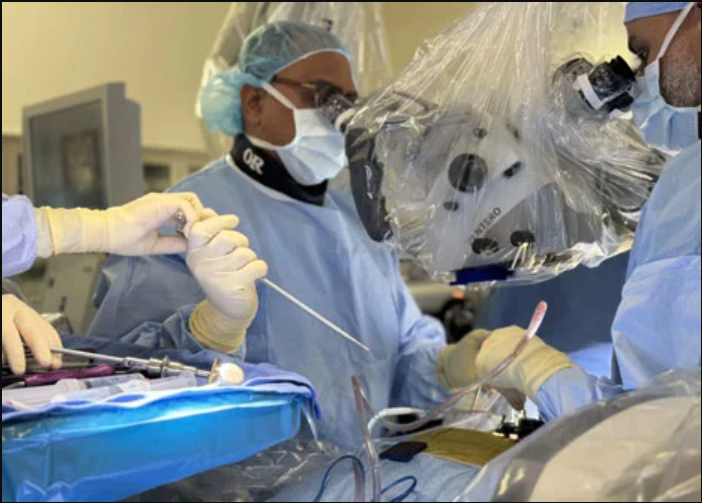 Beyond the Buzzwords: Your Blueprint for Selecting a Minimally Invasive Spine Expert 1 Beyond the Buzzwords: Your Blueprint for Selecting a Minimally Invasive Spine Expert