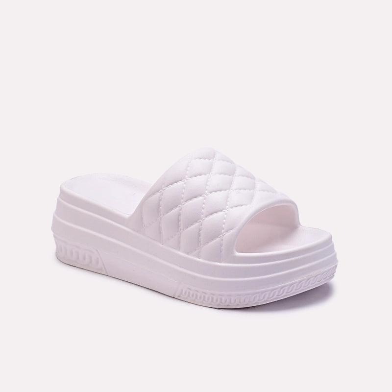 Why Soft Slippers Are Trending This Summer