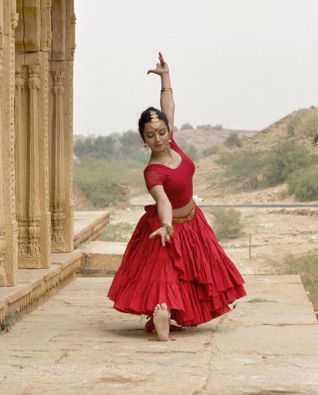 Artist : @priyavaruneshkumar 💗💗
VISIT PROFILE AT 9XM.TV ⁠#dance #dancereels #dancerindia #indiandance #indiandancer #indiandancers #choreographer #indianwedding #indiandancerscommunity
